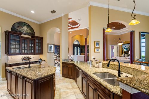 3618 Indian Riv Dr, Cocoa FL 32926-8705 exterior