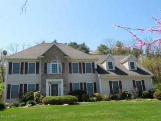 300 Meadow Run Dr, Winfield, PA 17889-9102
