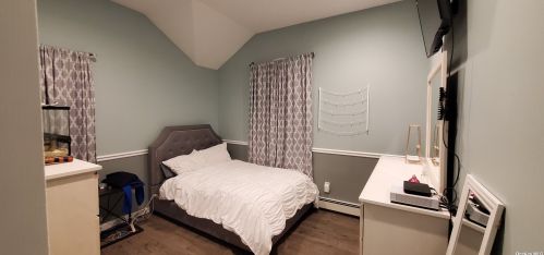 31 Evergreen Pl, Deer Park NY  11729-3720 exterior