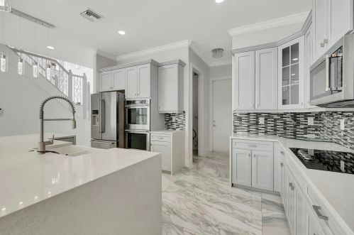 4030 Artesa Dr, Boynton Beach FL  33436-2628 exterior