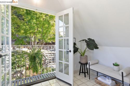 1906 Hoover Ave, Oakland CA  94602-1922 exterior