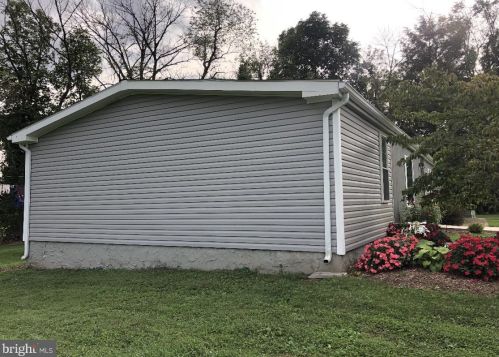 317 Holtzman Rd, Swartzville PA  17569-9769 exterior