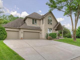 9707 Xylon Ct, Minneapolis, MN 55438-1648