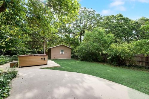 1411 Greenwood Dr, Denton TX  76209-2206 exterior