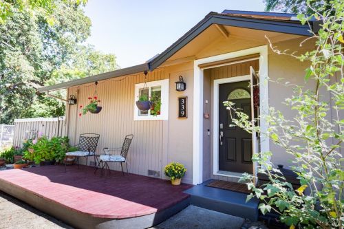 339 Algiers Ct, Santa Rosa, CA 95409-3632
