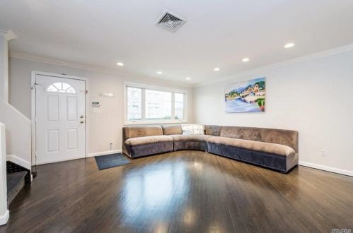 17-08 Brookhaven Ave, Far Rockaway, NY 11691-4406
