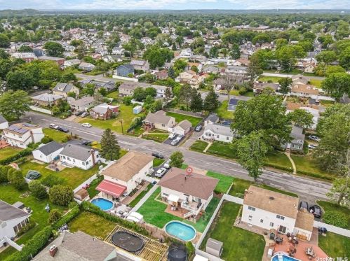 452 Outlook Ave, Babylon NY  11704-4312 exterior