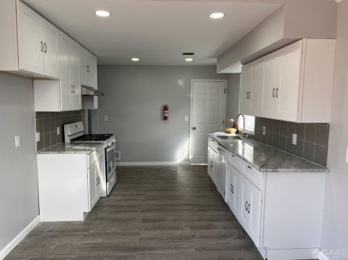 25 Livingston Ave, Avenel NJ  07001-1441 exterior