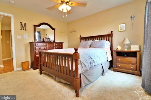 320 Stephen Ct, Charles Town WV  25414-4126 exterior