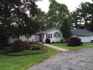 154 Old Hawleyville Rd, Bethel, CT 06801-3044