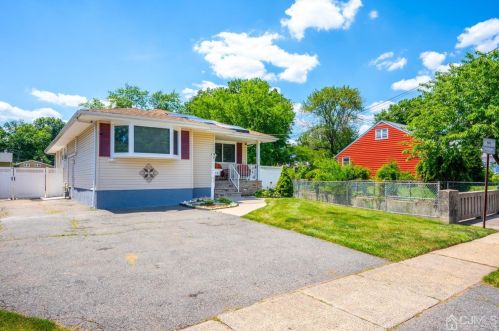 657 Barron Ave, Woodbridge, NJ 07095-3104