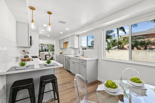 4015 Palmyra Ave, Orange CA  92869-3925 exterior