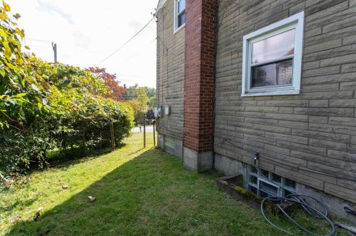 715 Hamil Rd, Verona PA  15147-2924 exterior