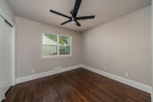 721 James Dr, Richardson TX  75080-6028 exterior