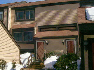 7 Brooks Ln, Brookfield Center, CT 06804-3301