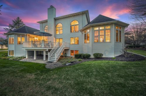 2121 Sweet Water Ct, Green Bay, WI 54313-9370