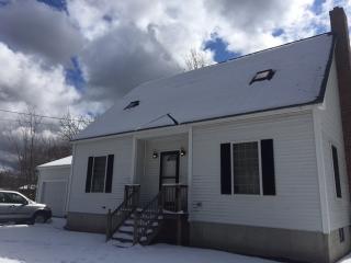 527 1st Nh Tpke, Northwood NH  03261-3411 exterior