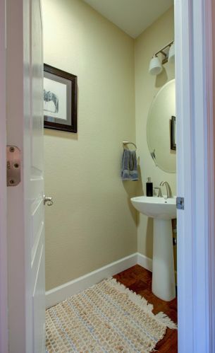 2864 Westport Cir, Valley Home CA  95361-8162 exterior