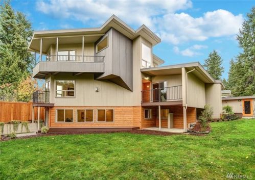 9529 Sandpoint Way, Seattle WA  98115-2648 exterior