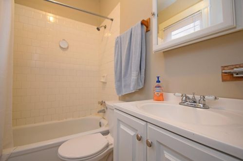 2304 Clifton Ave, Cincinnati OH  45219-1313 exterior