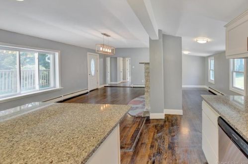 1300 Spindle Hill Rd, Waterbury CT  06716-1223 exterior