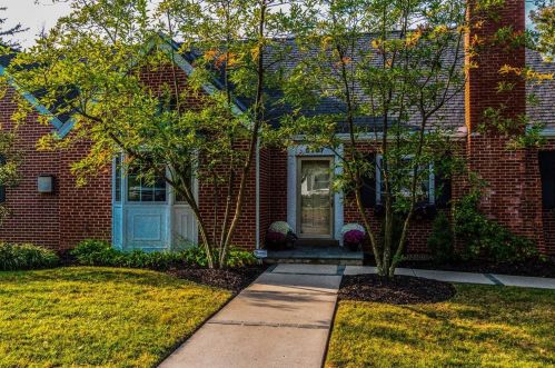 6987 Grace Ave, Cincinnati, OH 45227-3258