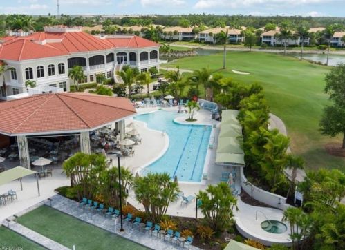 4863 Hampshire Ct, Naples FL  34112-8405 exterior