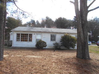 2126 Robin Hood Dr, Danville, VA 24540-5802