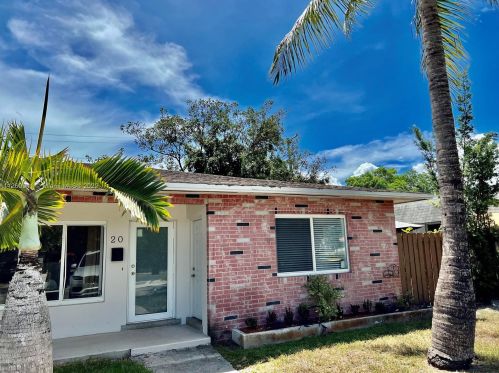 20 13th Ter, Dania Beach, FL 33004-4331