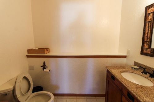 1253 Panorama Dr, Big Bear City CA  92314-9828 exterior