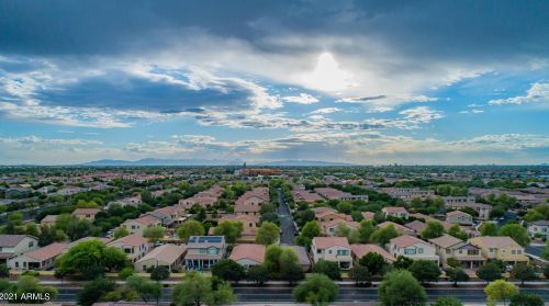 3642 Constitution Dr, Gilbert AZ  85296-8239 exterior