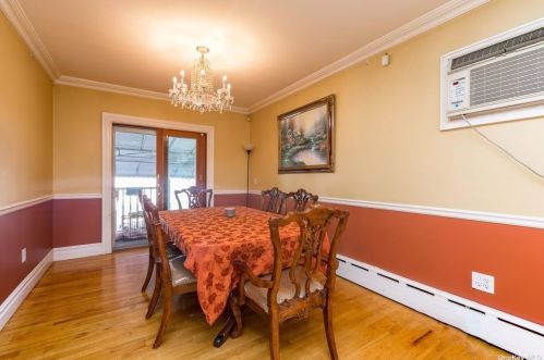 60 Waldo Ave, East Rockaway NY  11518-1422 exterior