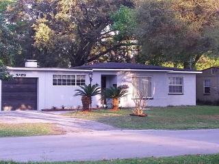 3729 Copper Cir, Jacksonville, FL 32207-6805