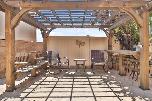 867 Coronado Cir, Santa Paula CA  93060-1666 exterior