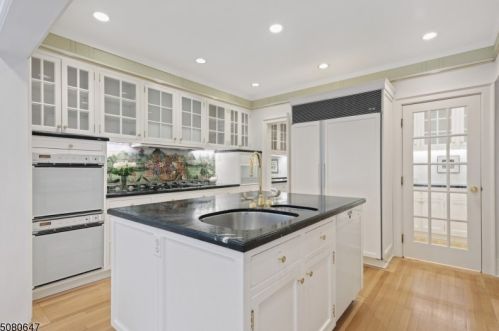 96 Undercliff Rd, Montclair NJ 07042-1718 exterior