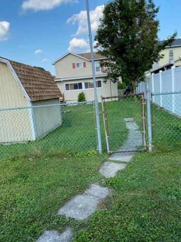1919 Walnut St, Latrobe, PA 15650-2260