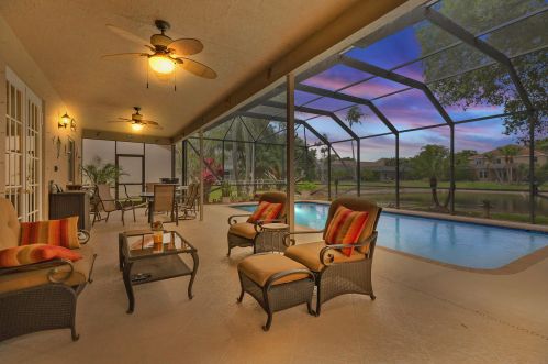 8905 Spring Valley Dr, Boynton Beach, FL 33472-2440