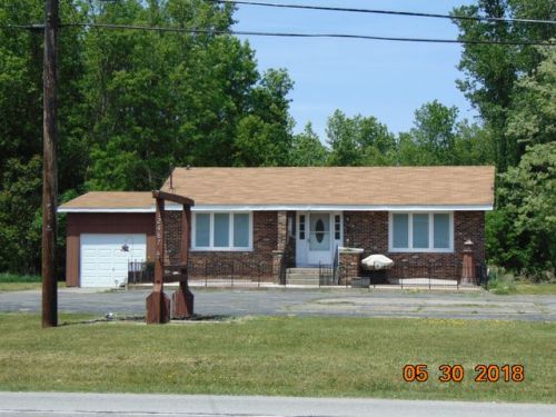 12487 Ridge Rd, Medina, NY 14103-9692