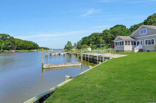 3105 Oaklawn Ave, Southold, NY 11971-1942