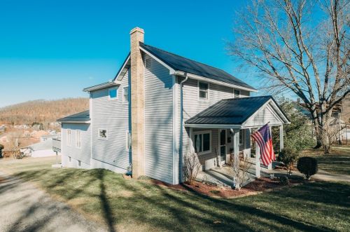 330 Walcott St, Clymer, PA 15728-1425