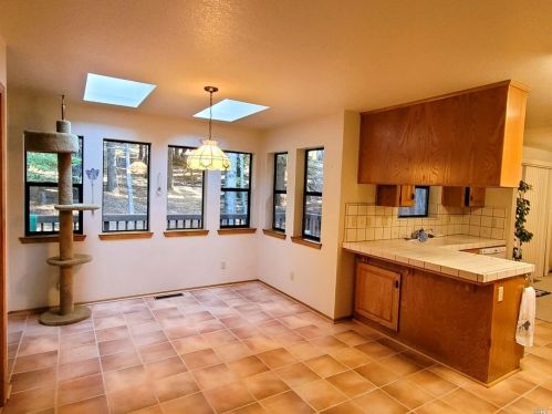 27421 Ridge Rd, Willits CA  95490-8985 exterior