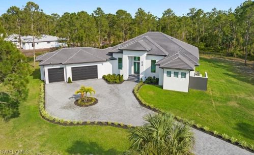 94 29th St, Naples FL  34117-3121 exterior