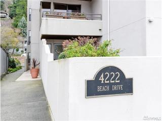 4222 Beach Dr, Seattle WA  98116-3545 exterior
