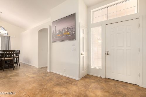 4221 Chama Dr, Glendale, AZ 85310-5185