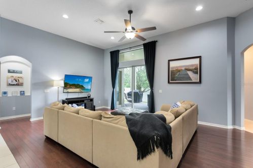 2424 Pond Cove Way, Apopka FL  32712-4886 exterior