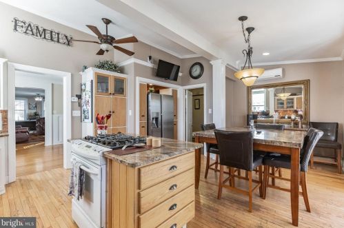 16 Charles St, Palmyra NJ  08065-1813 exterior