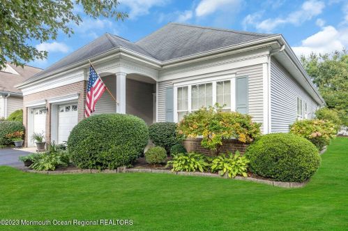 13 Silverspring Dr, Lakewood NJ  08701-7506 exterior