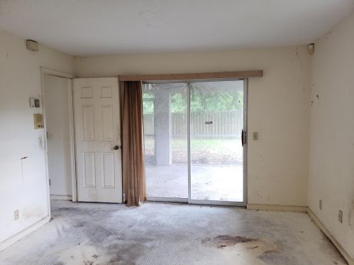 729 Connestee Rd, West Palm Beach, FL 33413-1141