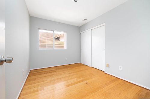 4825 Mahogany Vista Ln, San Diego CA  92102-6053 exterior