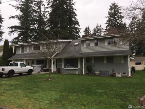 20121 8 Ave, Seattle WA  98155-1019 exterior